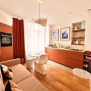 Le Plongeoir, Intra-muros Apartment